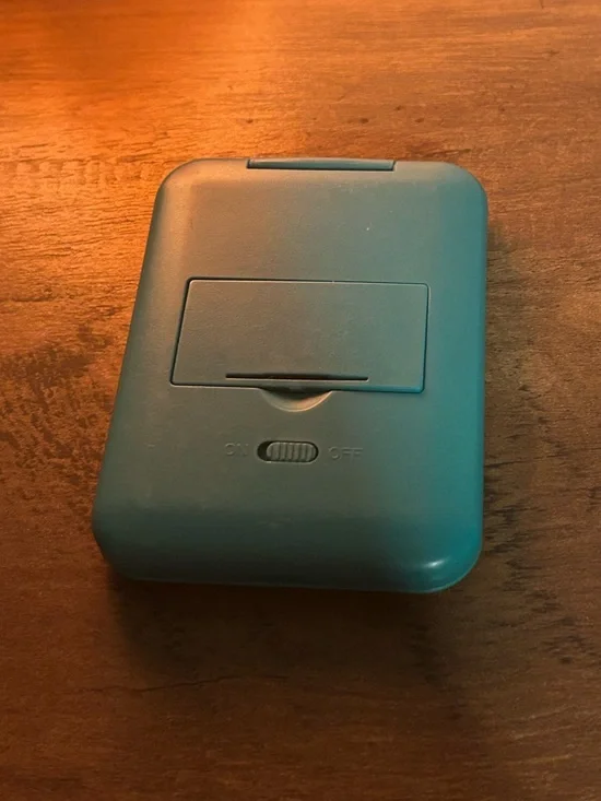 NWOT Portable LED Lighted Compact Mirror in Teal (battery included) - Picture 3 of 5